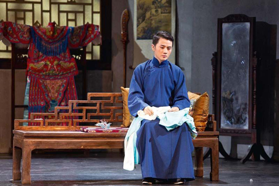 余少群风雪夜归人赴台演出古典获赞