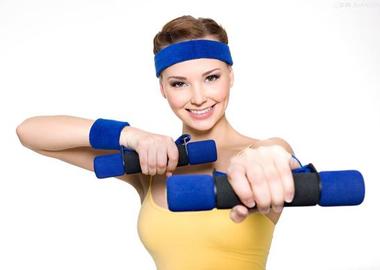 哑铃瘦手臂操一周赶跑拜拜肉