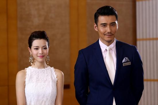 粉领女郎胡兵钟楚曦领衔搞怪团