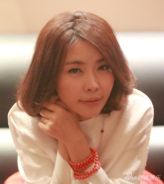 魏雪漫亮相光棍节活动支招助粉丝脱单