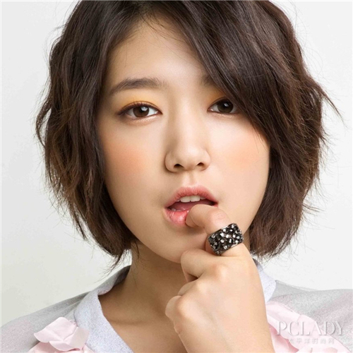 朴信惠帅气短发