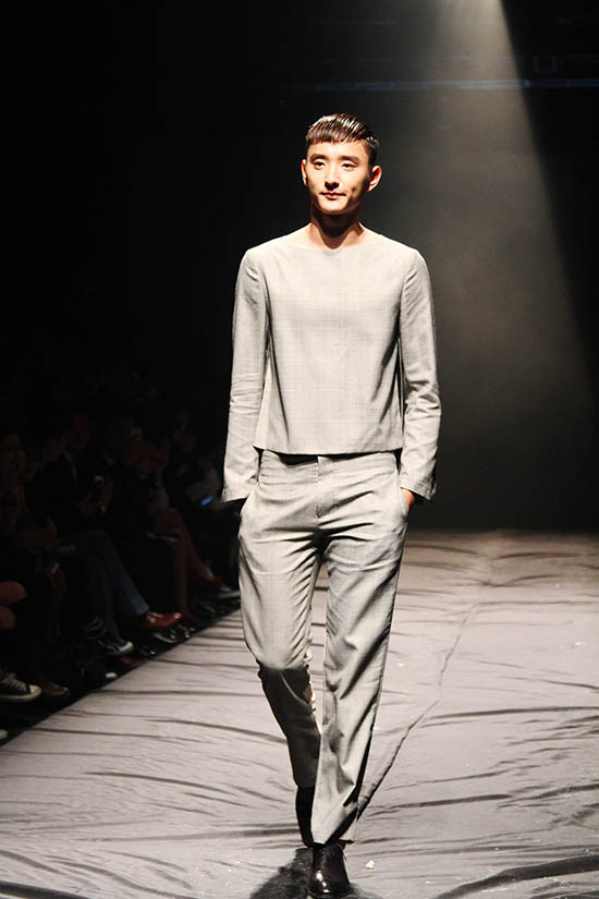 于小彤黄金身材受捧 跨界t台成时尚新宠