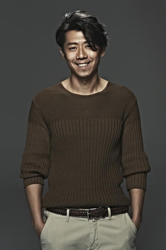 11月15日,著名演员夏雨[微博]受邀出席中国单板国家队见面会