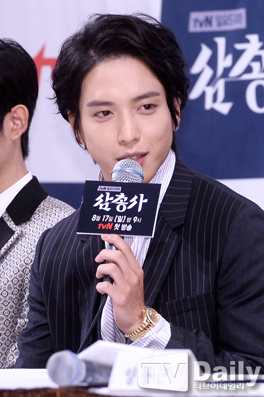 CNBLUE队长郑容和