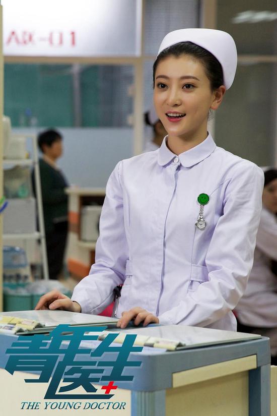 杜江,张佳宁[微博],周放,李婳等联袂主演的医疗大剧《青年医生》将于