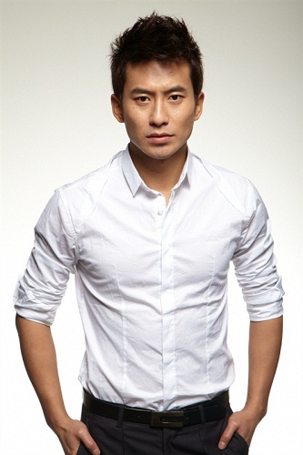 已于近日顺利杀青,该剧汇集了繁华,罗翔,贾顺治等一众实力派演员,讲述