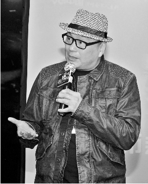 钟伟强想和女儿组摇滚乐队