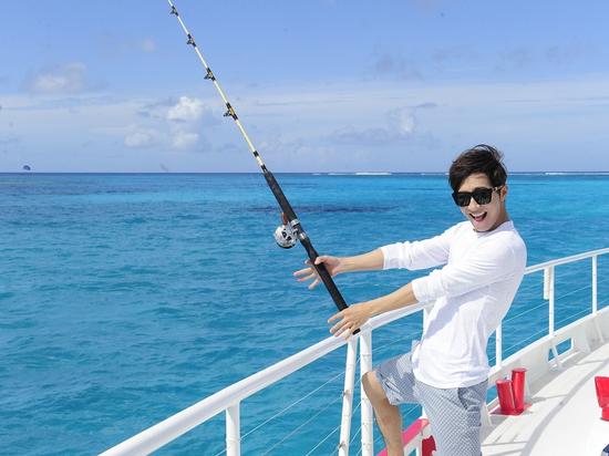 李相烨甲板帅照