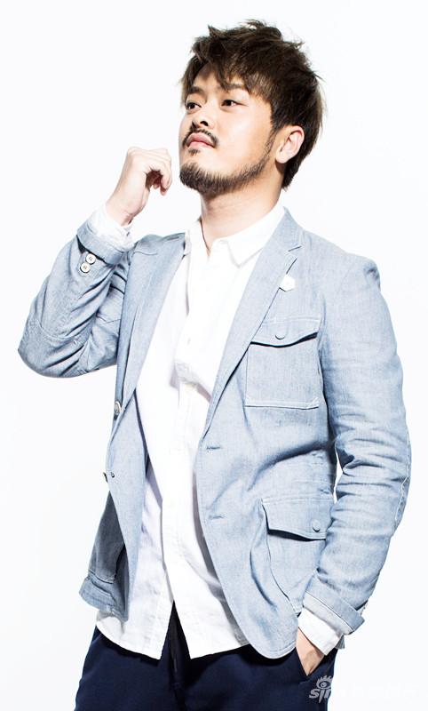 金贵晟帅气造型