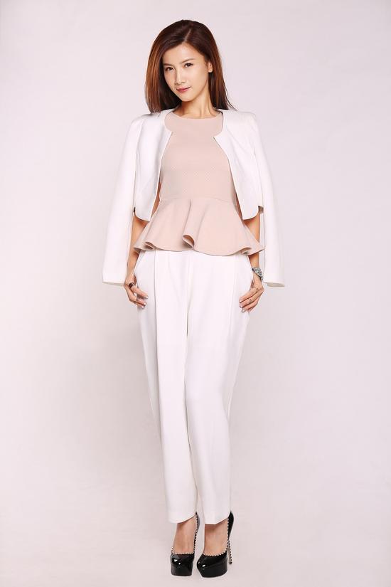 百万粉丝首播徐立获赞新素颜女神