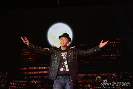 导师关喆现场献唱