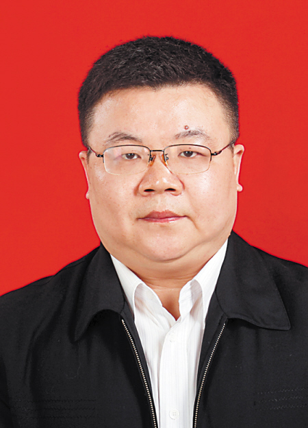 杨谦   望城区交通运输局党委副书记,副局长