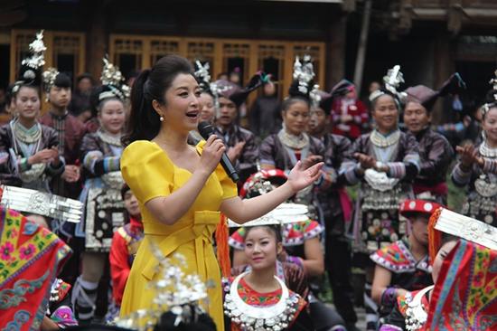 刘媛媛演唱《我们共同的家》