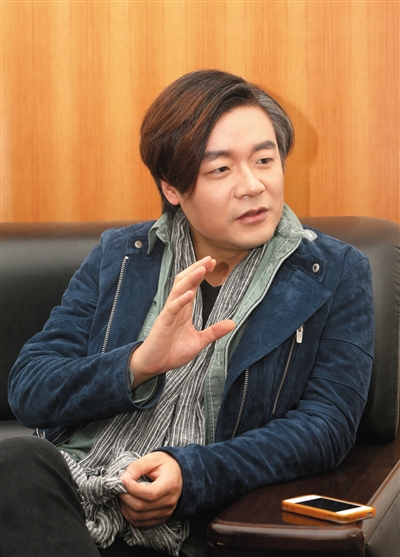 拜托!和王珞丹秘恋的人叫张嘉佳|王珞丹|张嘉佳|恋情_新浪娱乐_新浪网