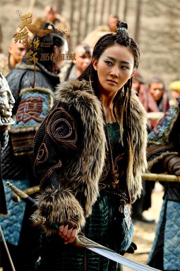 《天将雄师》林鹏玩兵器 成龙亲授鞭技