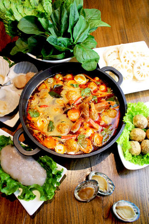 冬日暖胃餐厅 泰厨冬荫功火锅