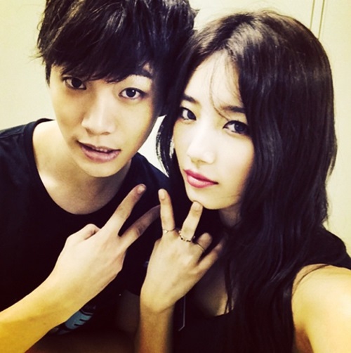 韩国女子组合miss a成员秀智在自己的instagram中公开了一张与2pm成员