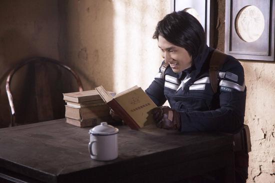 报告老板解构英雄大片中国队长上线