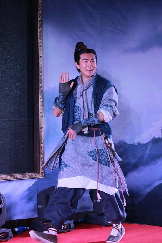 王彦霖亮相秦时明月发布会