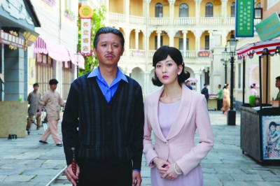 李彩桦（右）在新剧《后妈的春天》里。