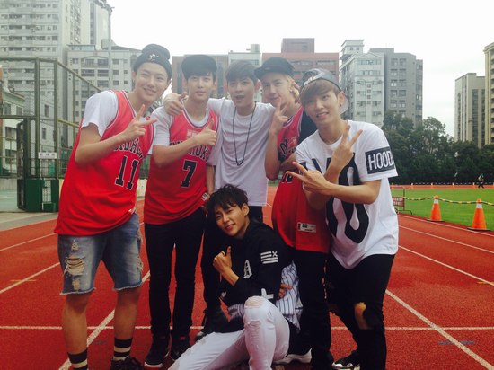 UNIQ录制《娱乐百分百》运动会