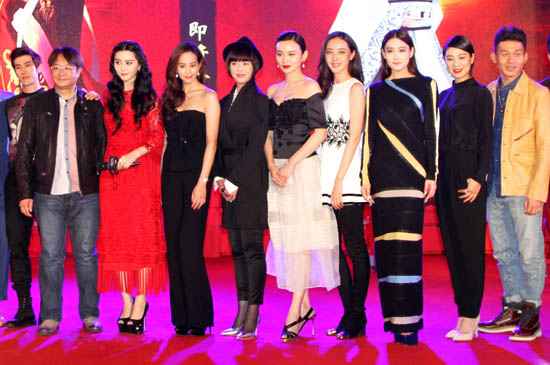 合影米露米露和高翊浚导演米露和周海媚新浪娱乐讯 昨日,由范冰冰