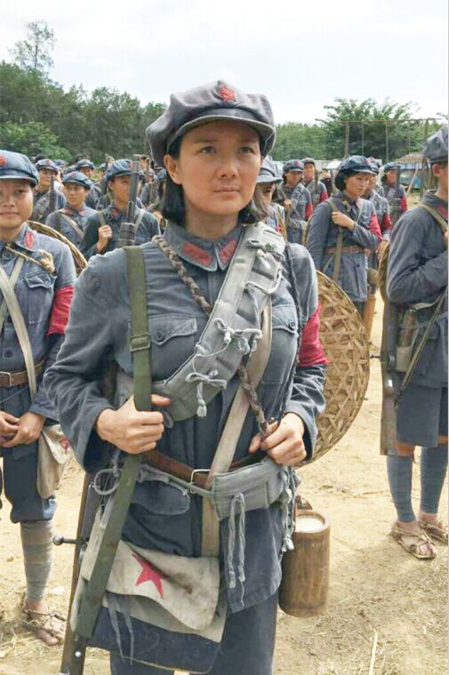 李梅可《天涯浴血》从女汉纸到铁娘子