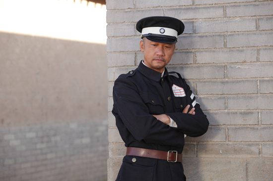 由黄志忠[微博],刘孜[微博],公磊等主演的电视剧《大漠苍狼》24号在