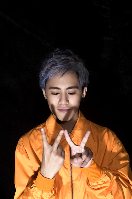 魏一宁小心我外婆mv首发银发秀舞蹈