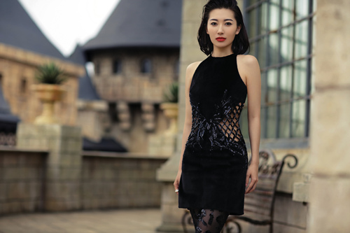 殷旭授予慈善宣传大使 坦言:与爱同行