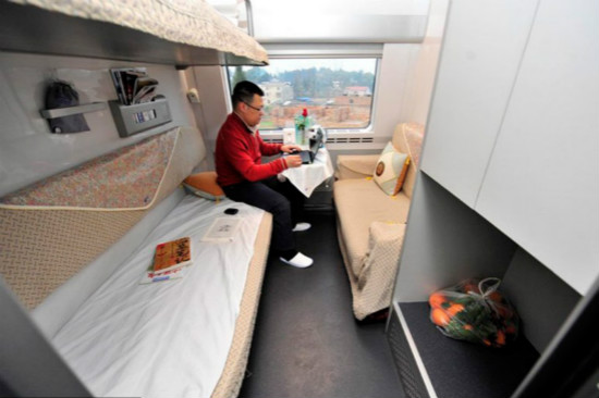 2015年郑州开通2列动卧车 可看电视享免费晚餐
