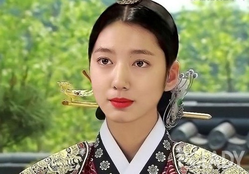 朴信惠演王妃全靠心机妆