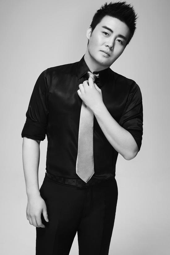 歌唱家张英席刚刚结束中央电视台元旦跨年晚会央视3套《启航2015新年