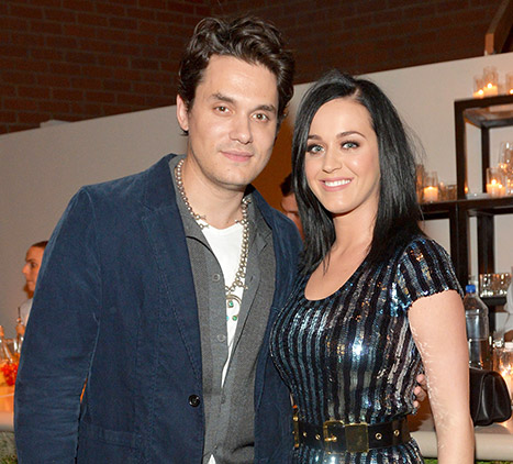 据国外媒体报道,水果姐katy perry和囧梅john mayer两人再度复合,二人