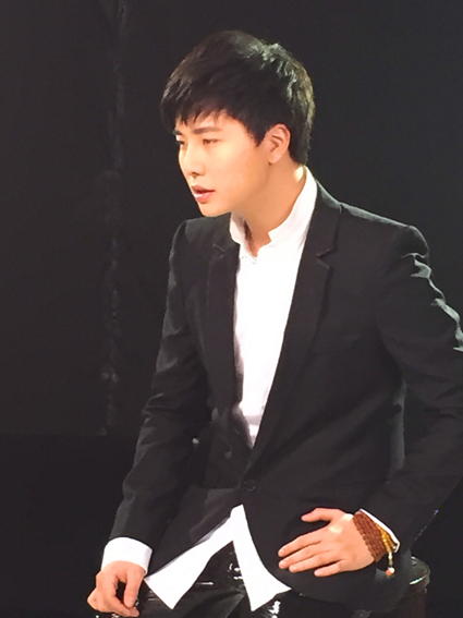 付豪与父母拍摄《家》mv 即将发行|付笛生|任静|付豪_新浪娱乐_新浪网