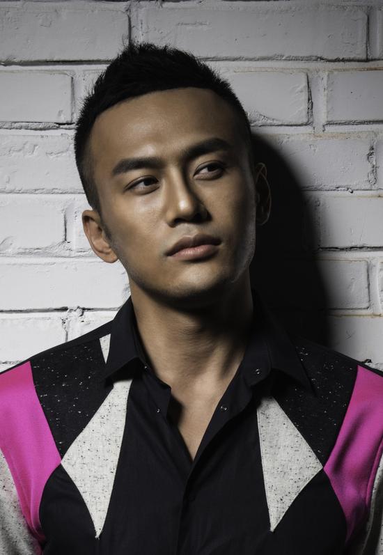 田牧宸写真硬汉造型酷劲十足