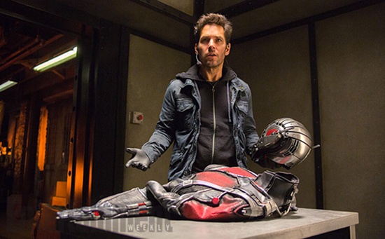 保罗•路德(Paul Rudd)饰演二代蚁人“斯考特•朗”(Scott Lang)