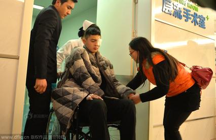 姚贝娜眼角膜成功移植给23岁四川小伙