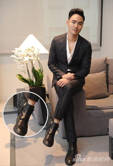 露脚男神张孝全袜子就要脱脱脱