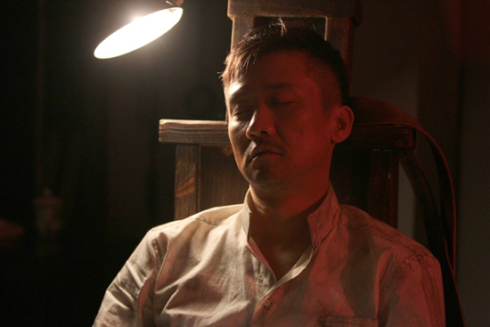 绝密生涯黄志忠陷身份危机遭受酷刑