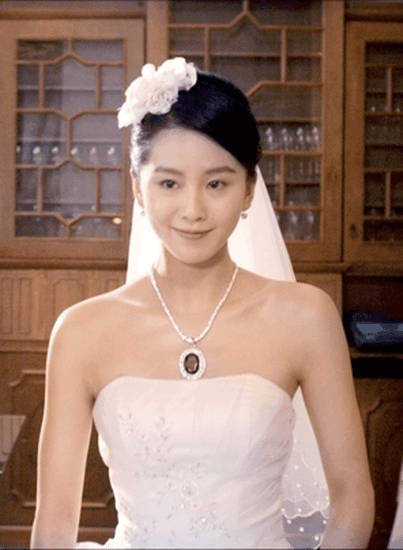 刘诗诗《不二神探》婚纱造型