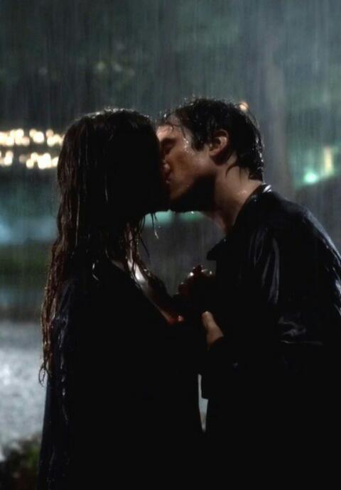 吸血鬼日记达蒙艾琳娜复合恋情甜蜜