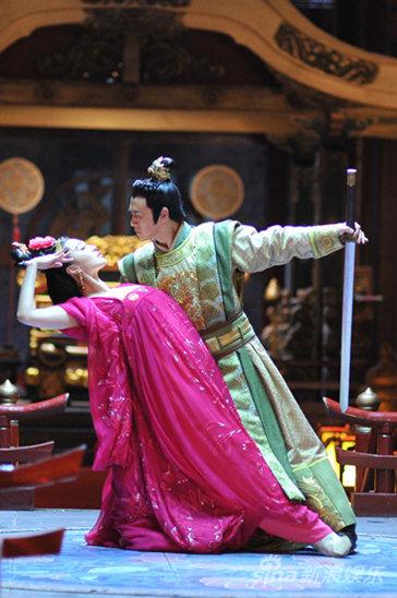 范冰冰钟情李解眉目传情