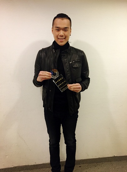 张碧晨耿斯汉亮相盛典获奖献唱