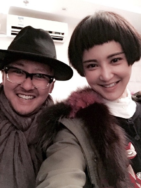 柳小海探班好友张歆艺二叔二姐搞怪卖萌