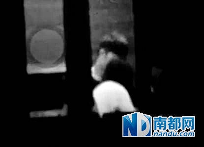 陈赫与张子萱拥吻视频曝光。