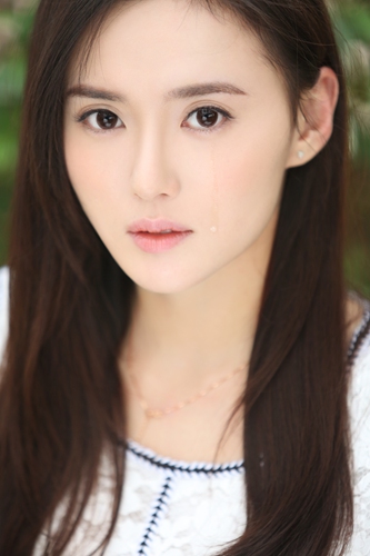 江铠同签约华策心香女人演女一号