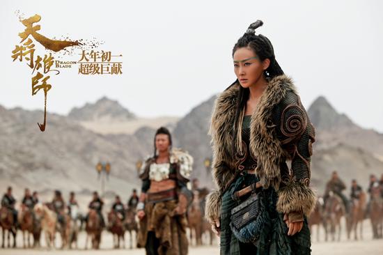 天将雄师林鹏与成龙对打伤痕累累