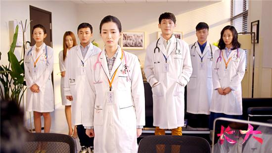 《长大》首播 冷酷陆毅杠上倔强白百何