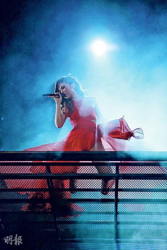 邓紫棋马不停蹄继续巡回演唱